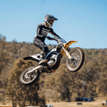 Load image into Gallery viewer, Surron Storm Bee Enduro Road
